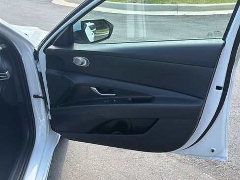 New 2026 Hyundai Elantra SE w/ Cargo Package FWD image 15