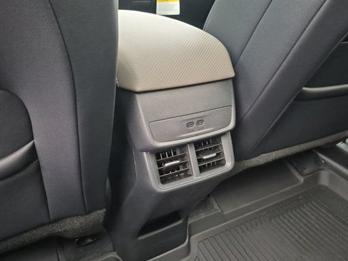 New 2026 Chevrolet Equinox LT w/ Convenience Package II AWD/4WD image 33