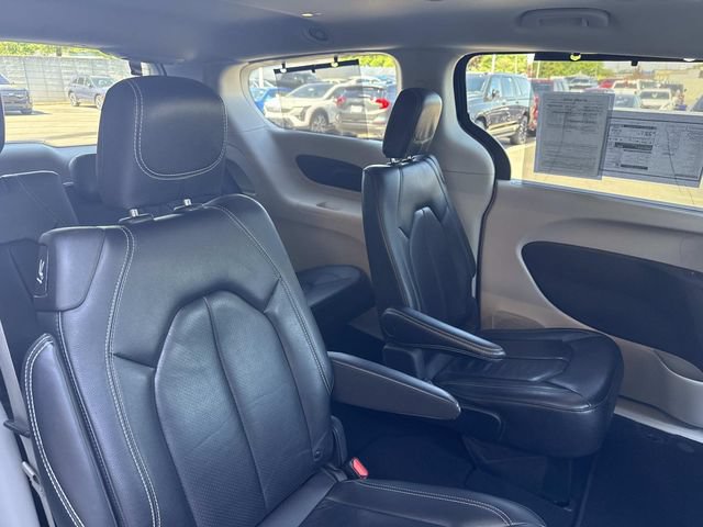 Used 2022 Chrysler Pacifica Touring-L FWD image 53