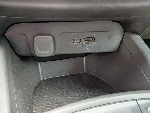 Used 2025 Chevrolet Trax LS FWD image 33
