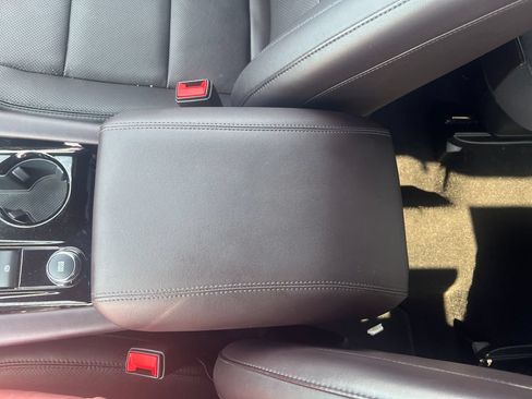Used 2025 Ford Explorer Platinum w/ LUX Leather Package AWD/4WD image 17