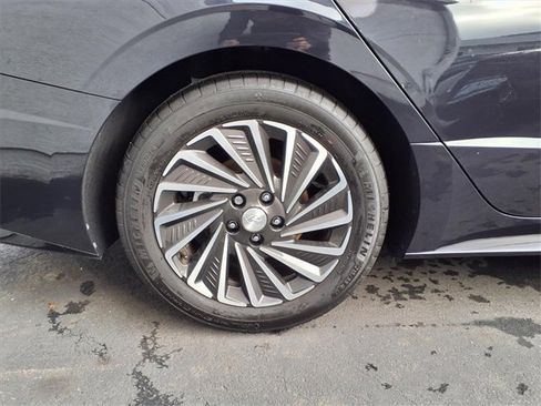 Certified 2023 Hyundai Sonata SEL w/ Cargo Package image 17