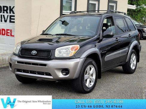 Used 2005 Toyota RAV4 4WD image 3