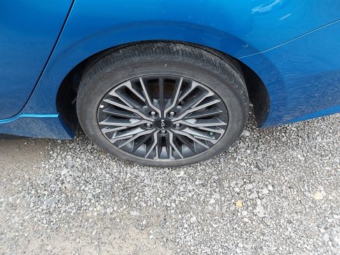 Used 2024 Kia Forte GT-Line w/ GT-Line Premium Package image 3