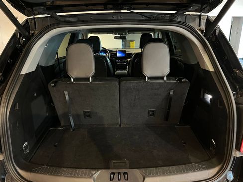 Used 2023 Ford Explorer Limited image 32
