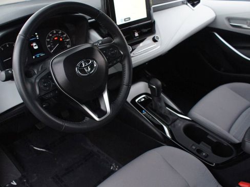Certified 2025 Toyota Corolla SE image 12