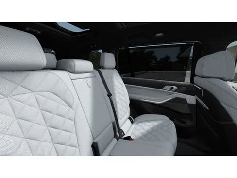 New 2026 BMW X7 xDrive40i w/ M Sport Package AWD/4WD image 12