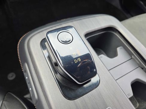 Used 2024 Nissan Ariya AWD image 16