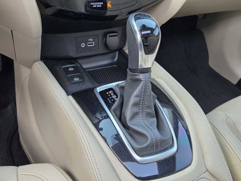 Used 2019 Nissan Rogue SL w/ Premium Package FWD image 29