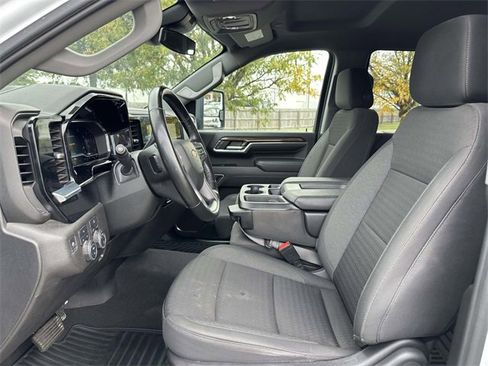 Used 2024 Chevrolet Silverado 3500 LT image 16