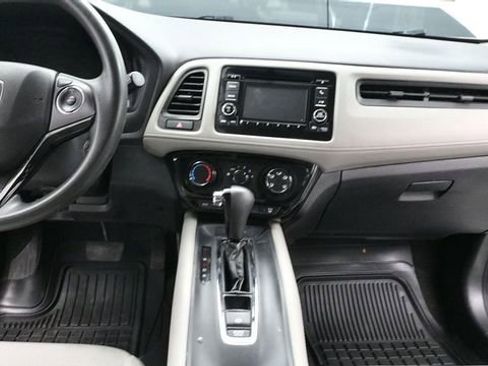 Used 2022 Honda HR-V LX image 22