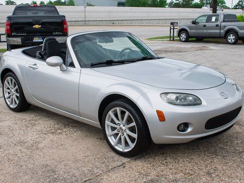 Used 2008 MAZDA MX-5 Miata Touring RWD image 8