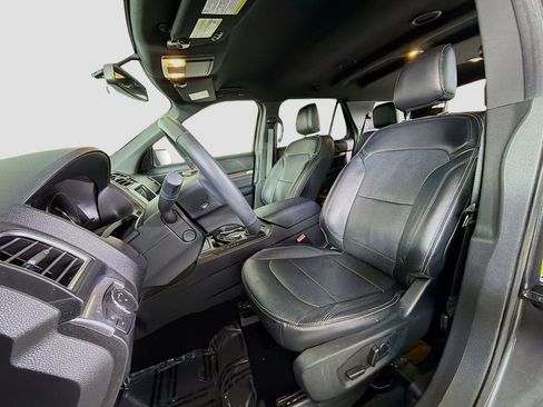 Used 2019 Ford Explorer Limited w/ Class III Trailer Tow Package image 13