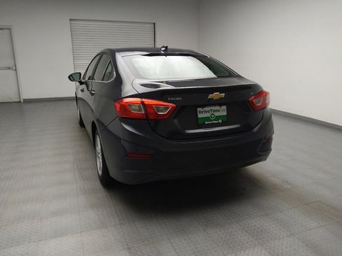 Used 2018 Chevrolet Cruze LT FWD image 6