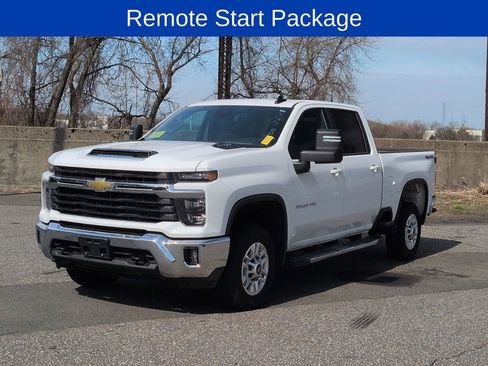 Used 2025 Chevrolet Silverado 2500 LT w/ Convenience Package image 7