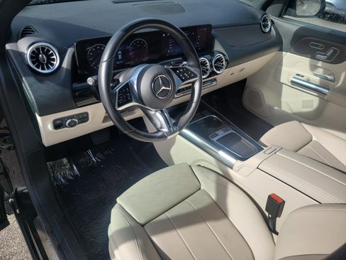 Used 2025 Mercedes-Benz GLA 250 image 18
