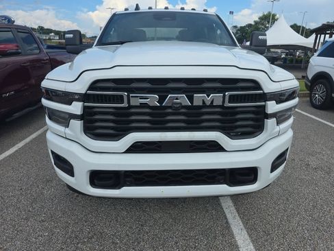 Used 2025 RAM 3500 Big Horn AWD/4WD image 9