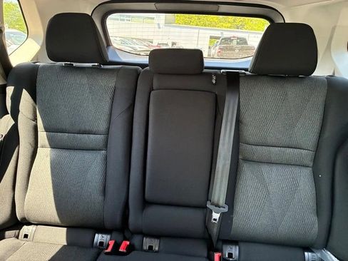 Used 2025 Nissan Rogue SV AWD/4WD image 14