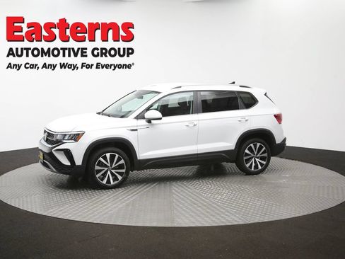 Used 2024 Volkswagen Taos SE FWD image 56