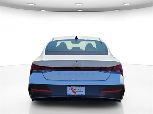 New 2025 Hyundai Elantra SEL image 7