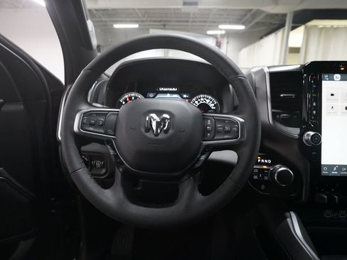 Used 2025 RAM 1500 Big Horn AWD/4WD image 4