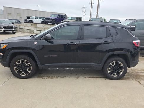 Used 2018 Jeep Compass Trailhawk w/ Popular Equipment Group AWD/4WD image 2