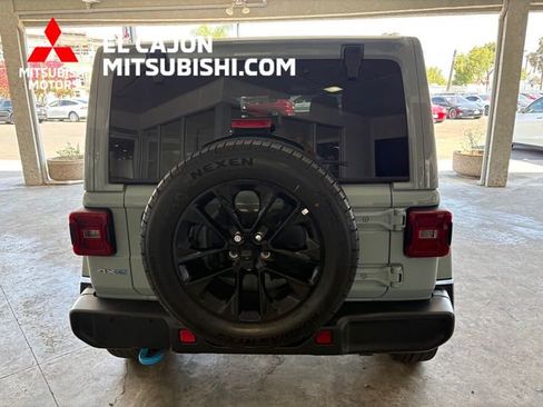 Used 2024 Jeep Wrangler Unlimited Sahara AWD/4WD image 4