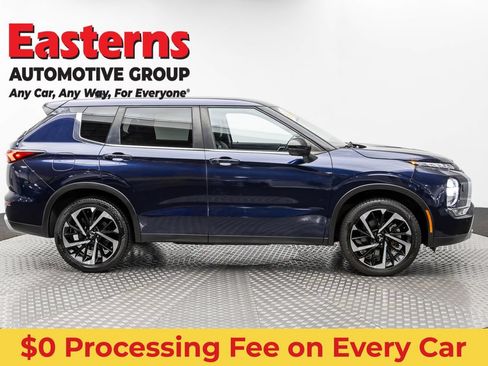 Used 2022 Mitsubishi Outlander SE AWD/4WD image 4