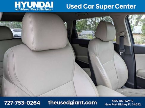 Used 2017 Kia Sorento EX image 6