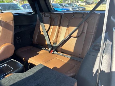 Used 2022 Lincoln Aviator Reserve w/ Equipment Group 201A image 10