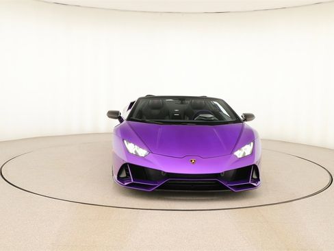 Used 2024 Lamborghini Huracan EVO image 11