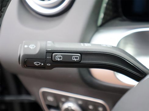 New 2025 Mercedes-Benz GLB 250 4MATIC image 35