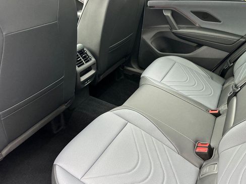 New 2026 Volkswagen Tiguan SE R-Line image 11