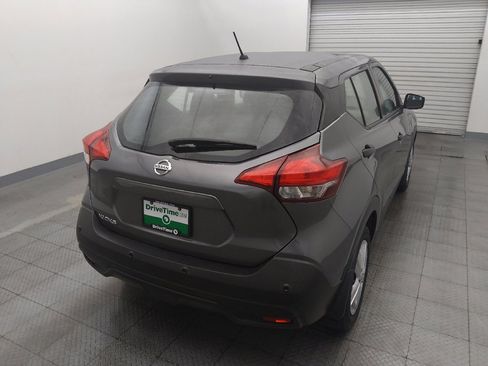 Used 2020 Nissan Kicks S FWD image 7