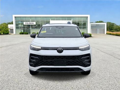 New 2026 Volkswagen Tiguan SE R-Line AWD/4WD image 9