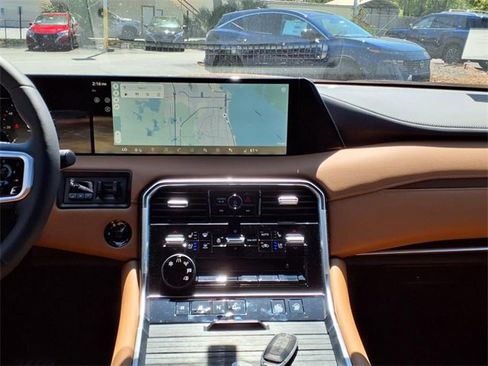 New 2025 Nissan Armada Platinum Reserve image 18