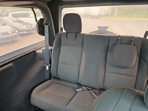 Used 2020 Jeep Wrangler Sport AWD/4WD image 14