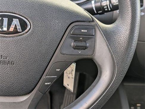 Used 2018 Kia Forte LX image 24