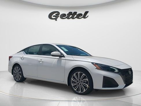 New 2026 Nissan Altima 2.5 SV FWD image 3