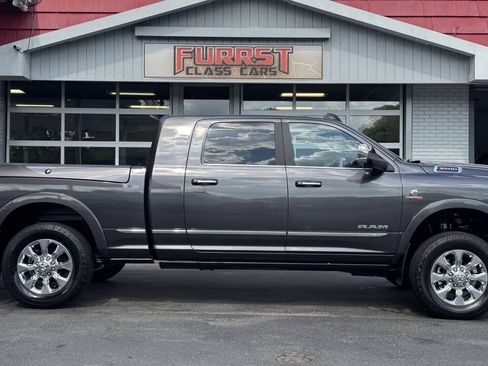 Used 2022 RAM 3500 Limited AWD/4WD image 2