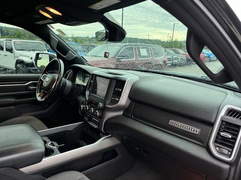Used 2020 RAM 1500 Big Horn AWD/4WD image 10