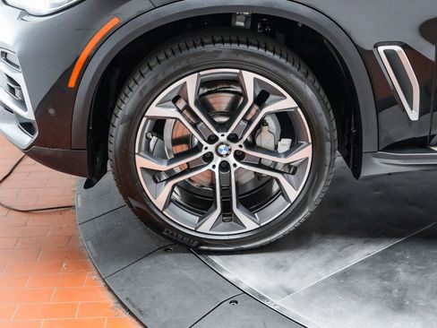 Used 2022 BMW X5 xDrive40i w/ Premium Package image 12