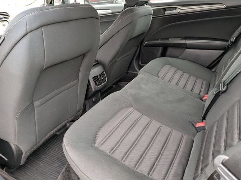 Used 2018 Ford Fusion SE w/ Fusion SE Technology Package FWD image 25