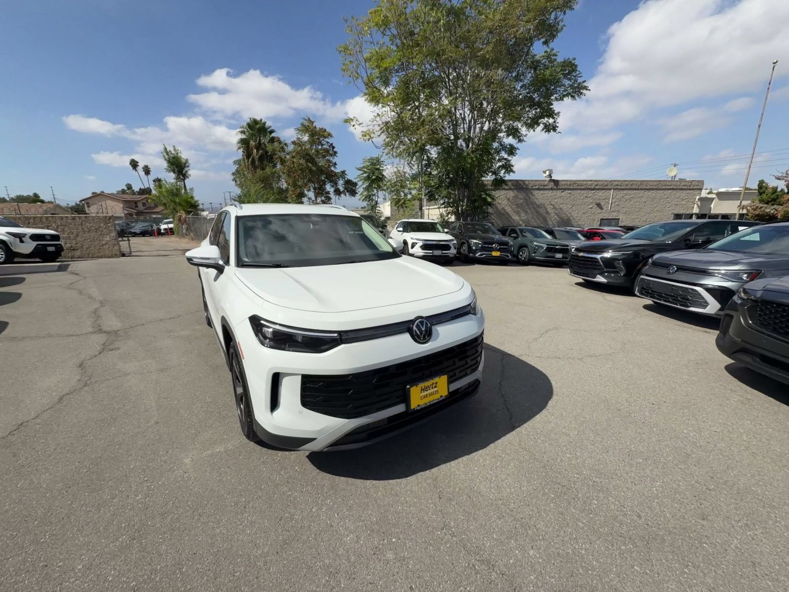 Used 2026 Volkswagen Tiguan SE AWD/4WD image 3