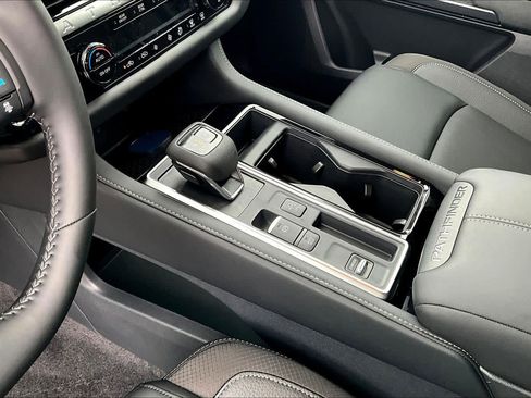 New 2026 Nissan Pathfinder SL FWD image 11