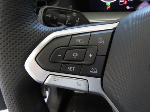 New 2026 Volkswagen Tiguan SE R-Line image 14