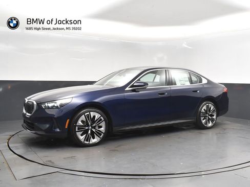 New 2026 BMW 530i w/ Premium Package RWD image 3
