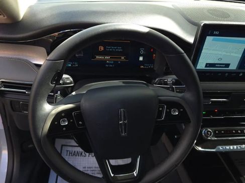 Used 2025 Lincoln Corsair FWD image 10