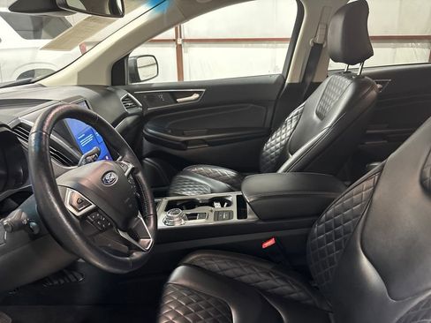 Used 2023 Ford Edge Titanium image 11