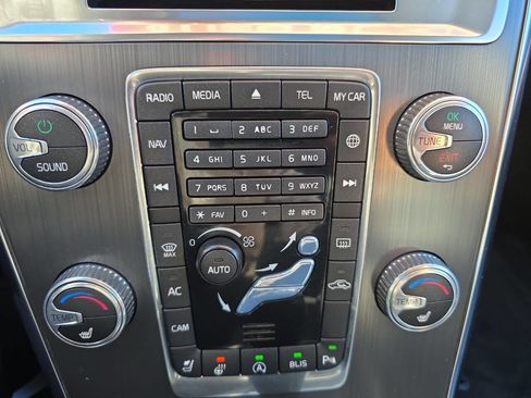 Used 2016 Volvo XC60 T6 w/ Protection Package image 20